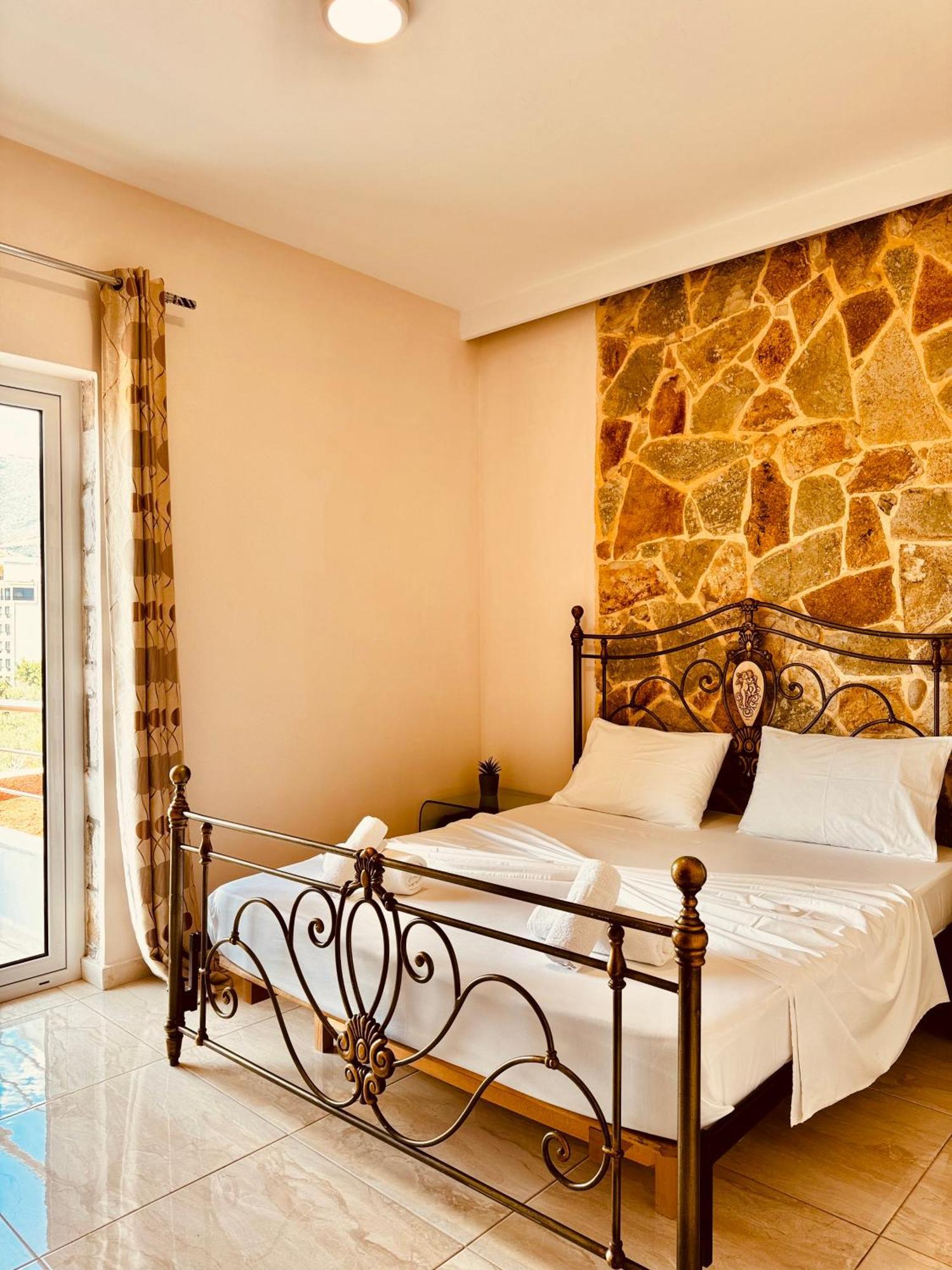 Villa Merkuri Himare Exterior photo